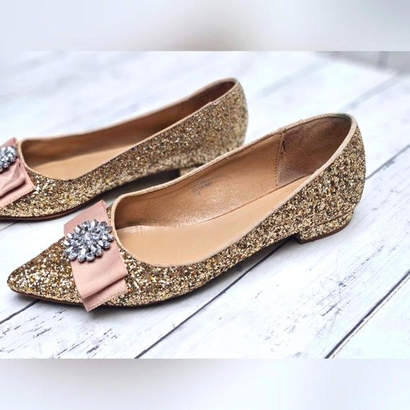 Crown & Ivy Gold Shimmery Sequins Flats W/ Low Heel & Rhinestone Bow Detail 7.5M - Picture 4 of 16